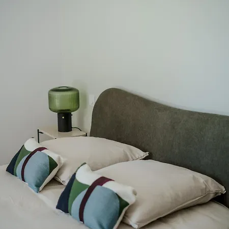 Contemporary With Heated Pool Near Sea * Сен-Рафаэль