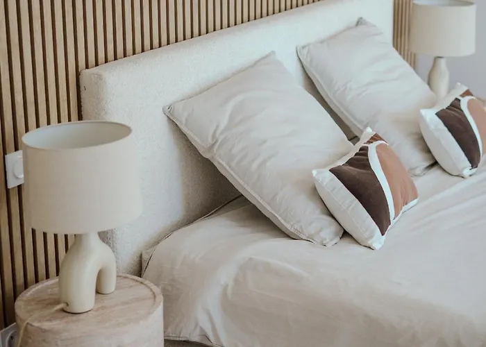 Contemporary With Heated Pool Near Sea *