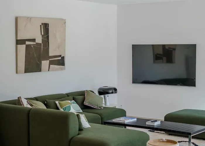 Contemporary With Heated Pool Near Sea *